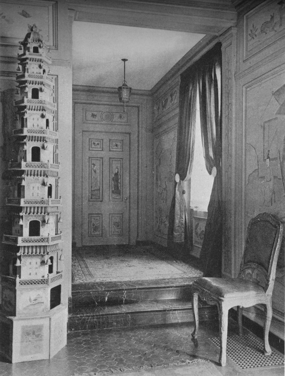 Trinn som fører fra hall til spisestuedør, huset til fru WK Vanderbilt, New York City, 1924 av Unbekannt