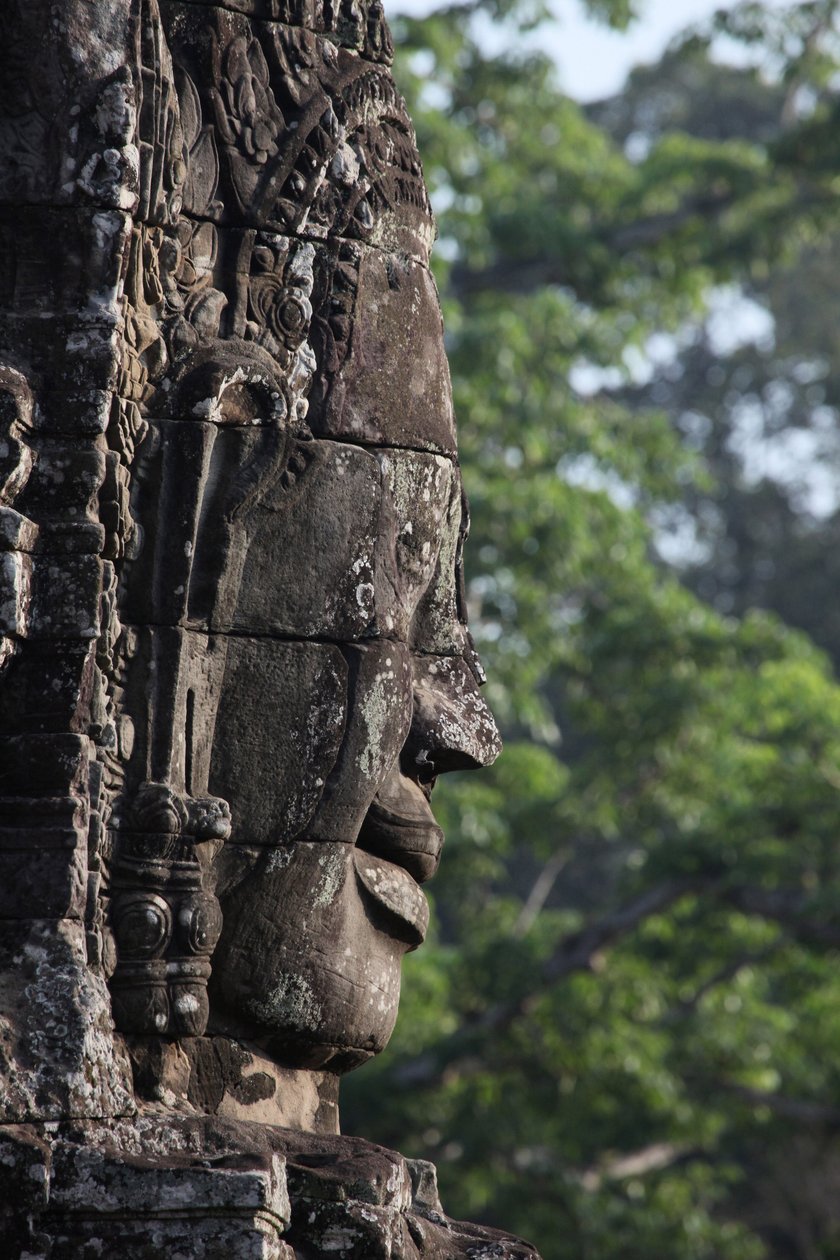 Steinansikter på tårn i Bayon-tempelet i Angkor Thom som kan skildre Jayavarman VII som en bodhisattva., Siem Reap, Kambodsja av Unbekannt