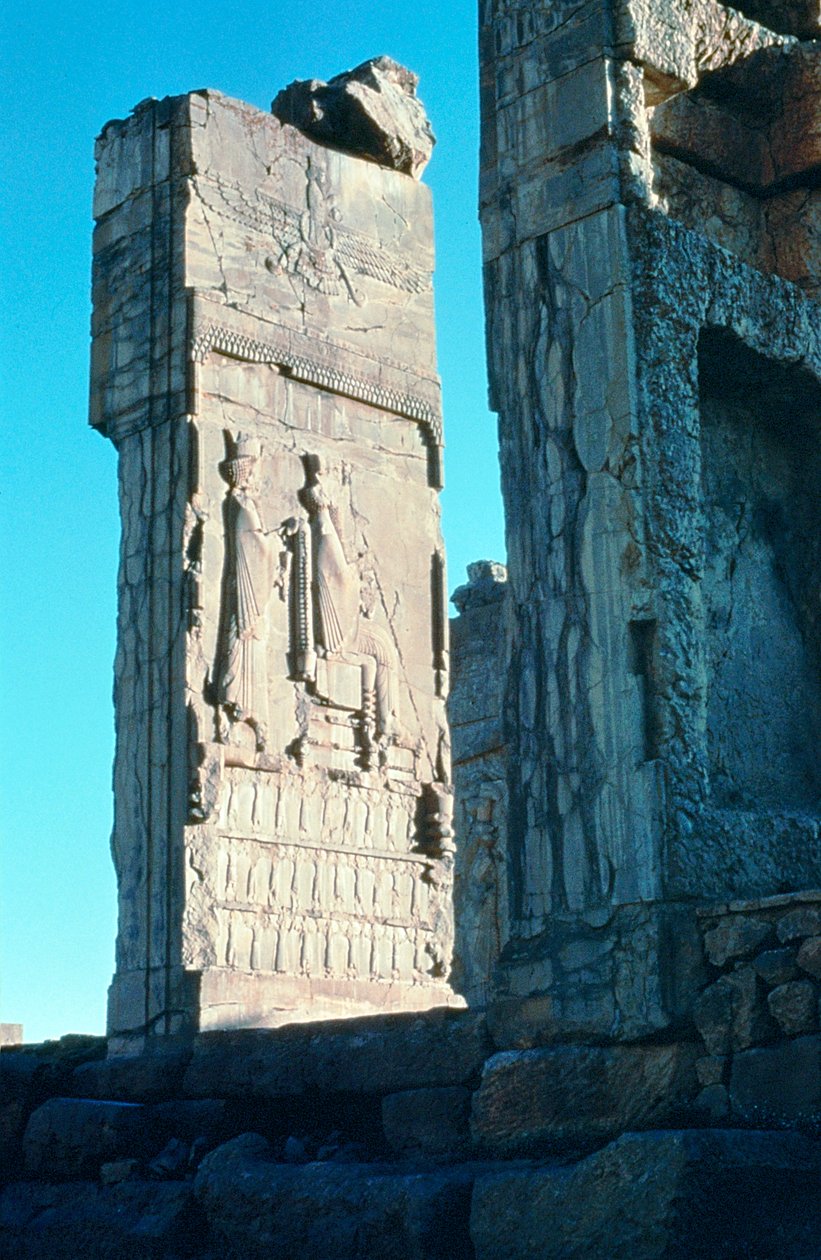 Steinrelieff fra døråpningen til Hall of 100 Columns, Persepolis, Sør-Iran, c500 f.Kr. av Unbekannt