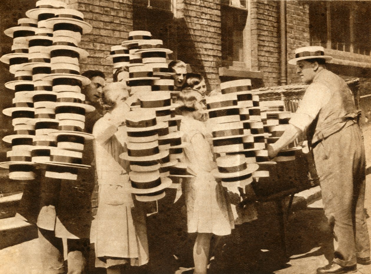 Stråhatter kommer tilbake til gunst, 1930, 1933. av Unbekannt