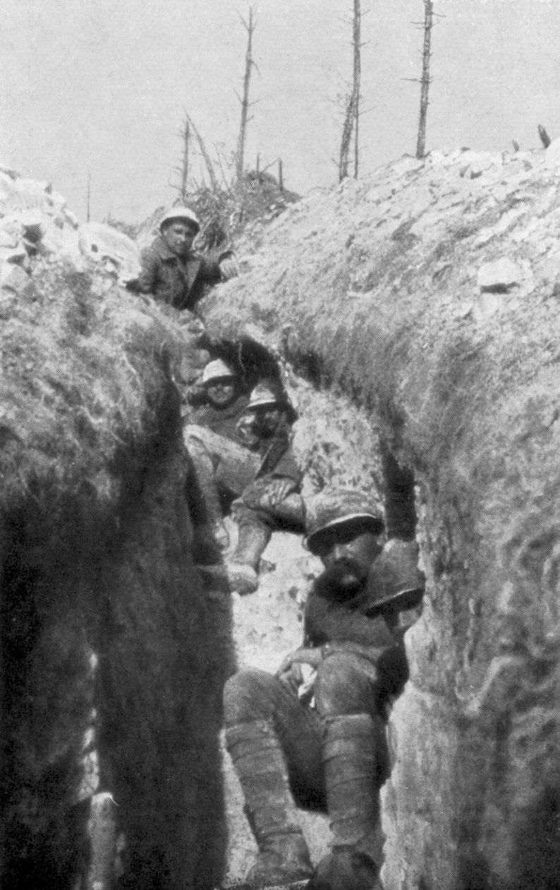 Bårebærere i en grøft, sør for Cornillet, første verdenskrig, 20. mai 1917 av Unbekannt