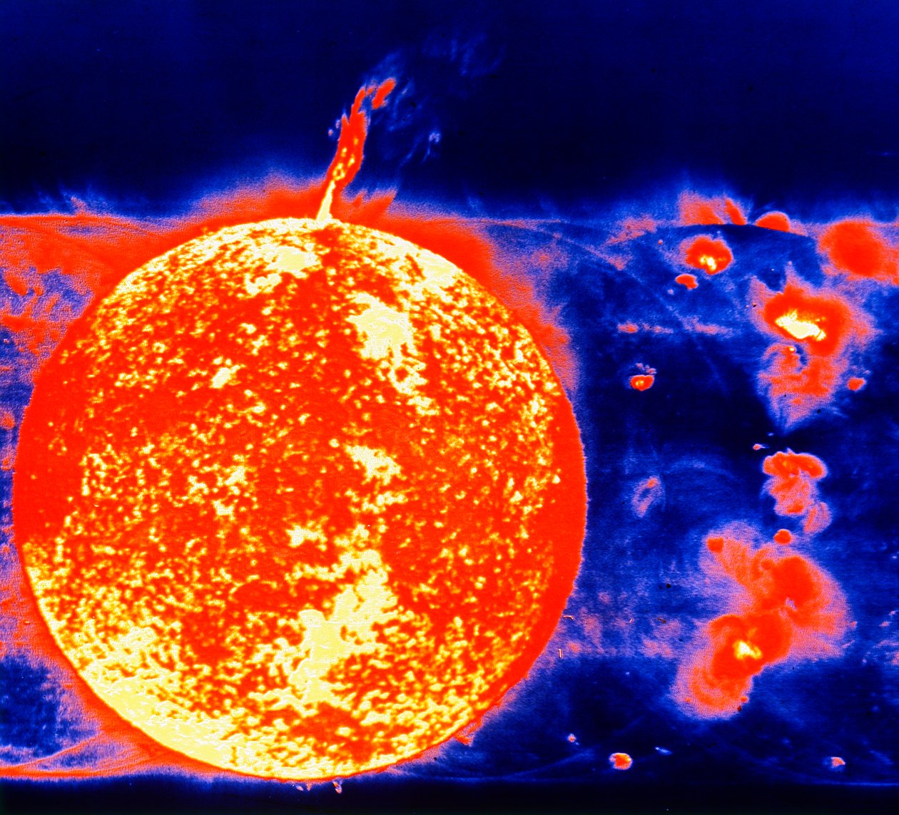 Solflekker og solprominenser, 1973 av Unbekannt