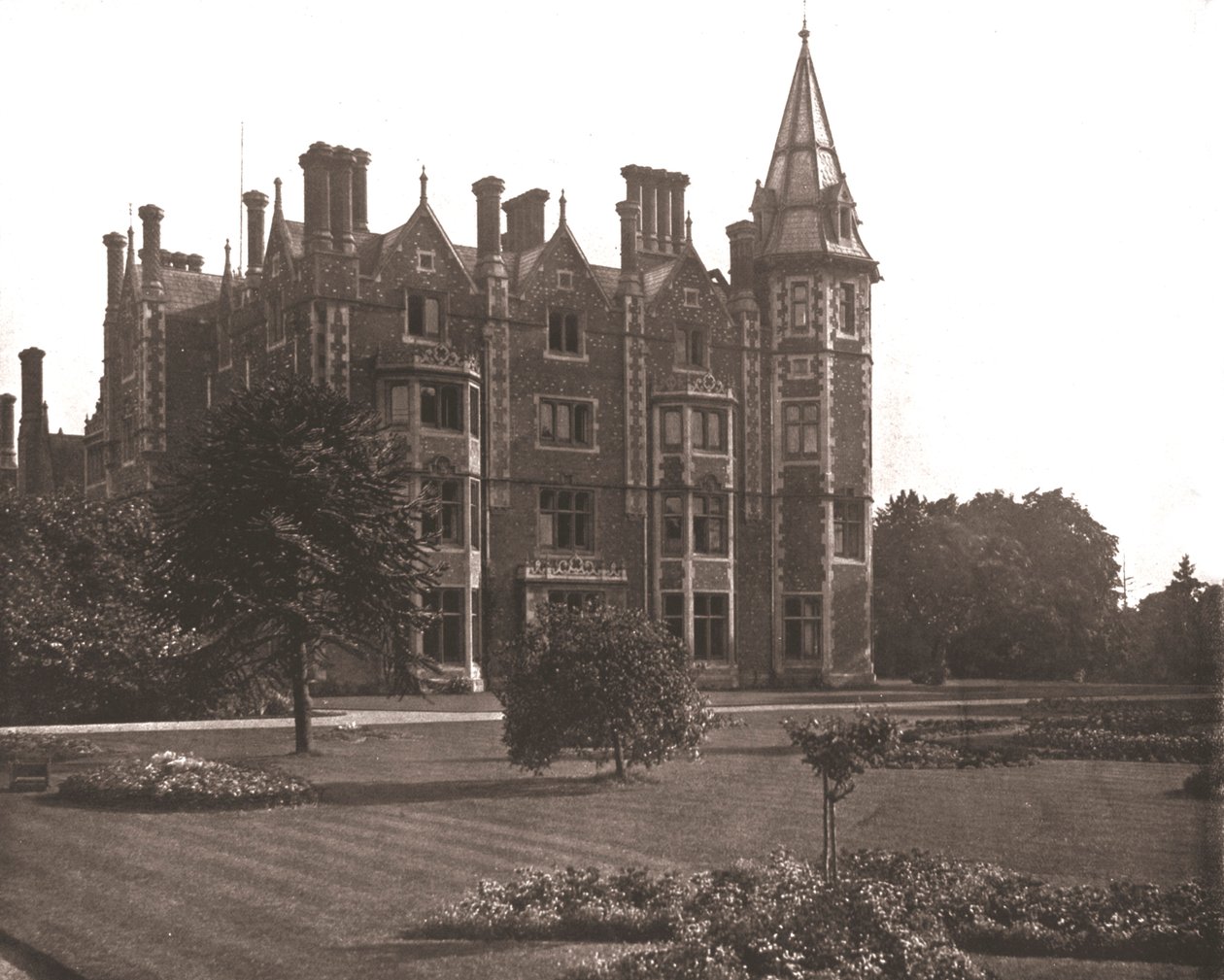 Taplow Court, Buckinghamshire, 1894. av Unbekannt