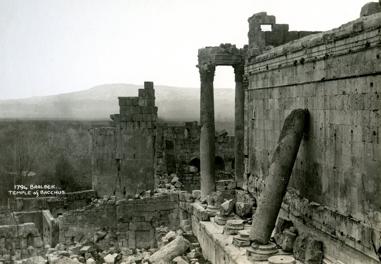 Bacchus-tempelet, Baalbek, Libanon, c1920-c1930s av Unbekannt