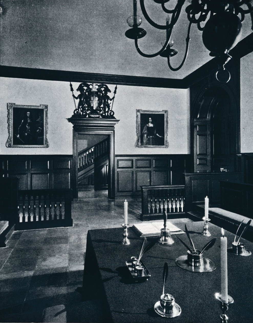 Forsamlingsrommet til House of Burgesses, c1938 av Unbekannt