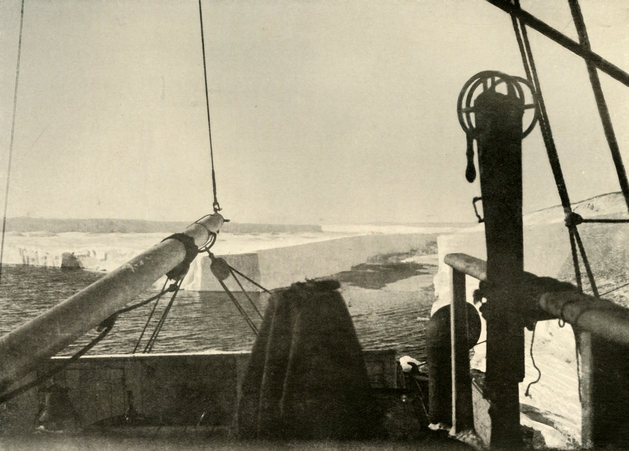 The Barrier Edge Breaking Away Four Miles South of Hut Point, c1908, 1909 av Unbekannt