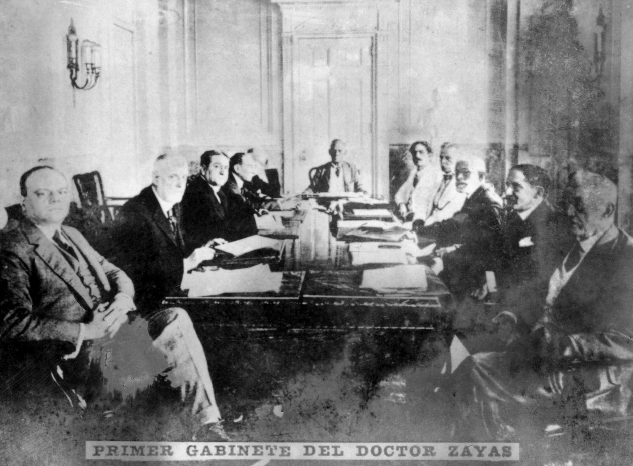 Cabinet of Alfredo de Zayas, c1910 av Unbekannt