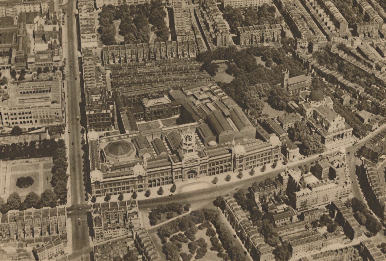 Kameraet fanger en utsikt over South Kensington fra et lavtflyvende fly, c1935. av Unbekannt