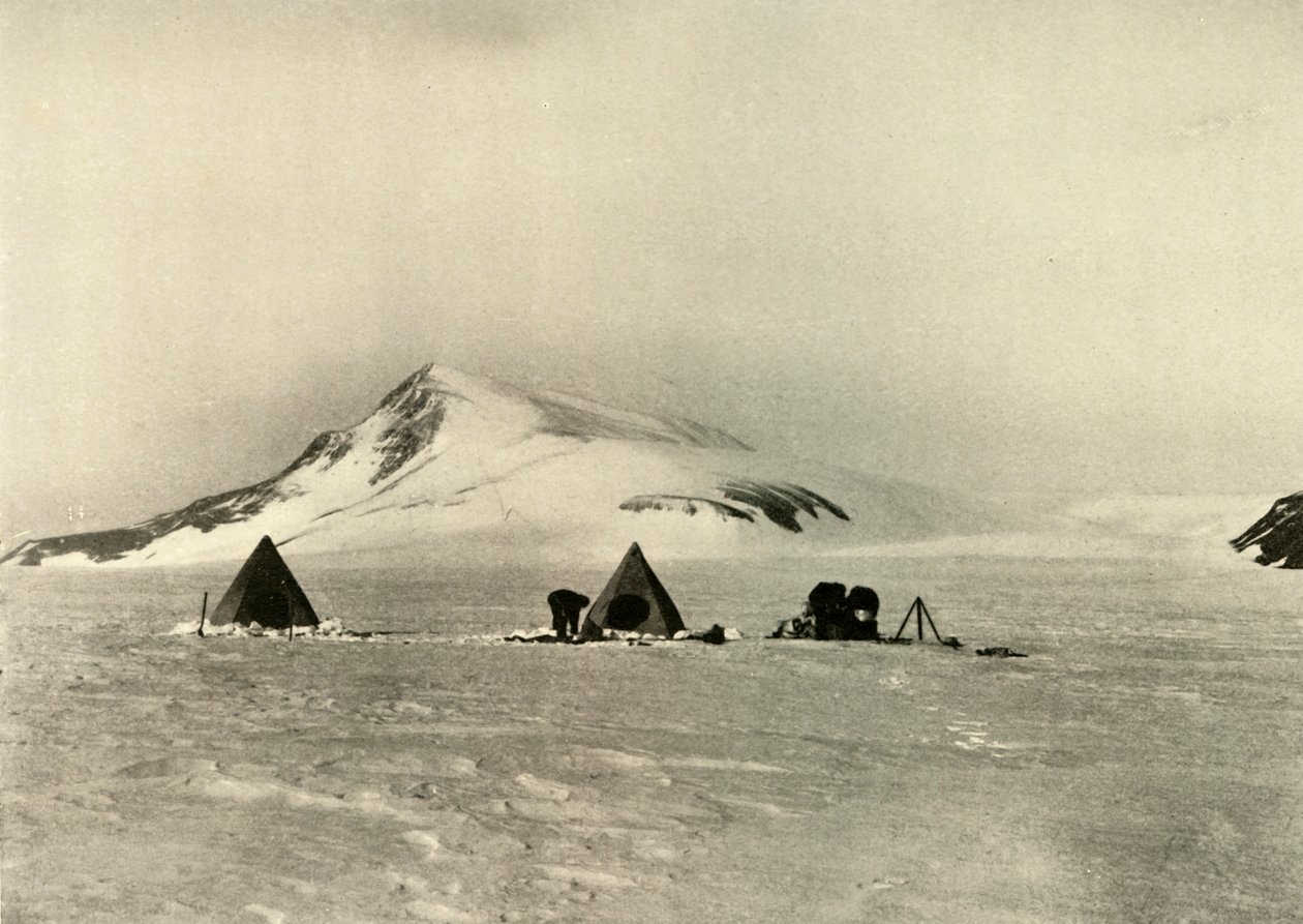 The Camp Below The Cloudmaker., c1908, 1909 av Unbekannt