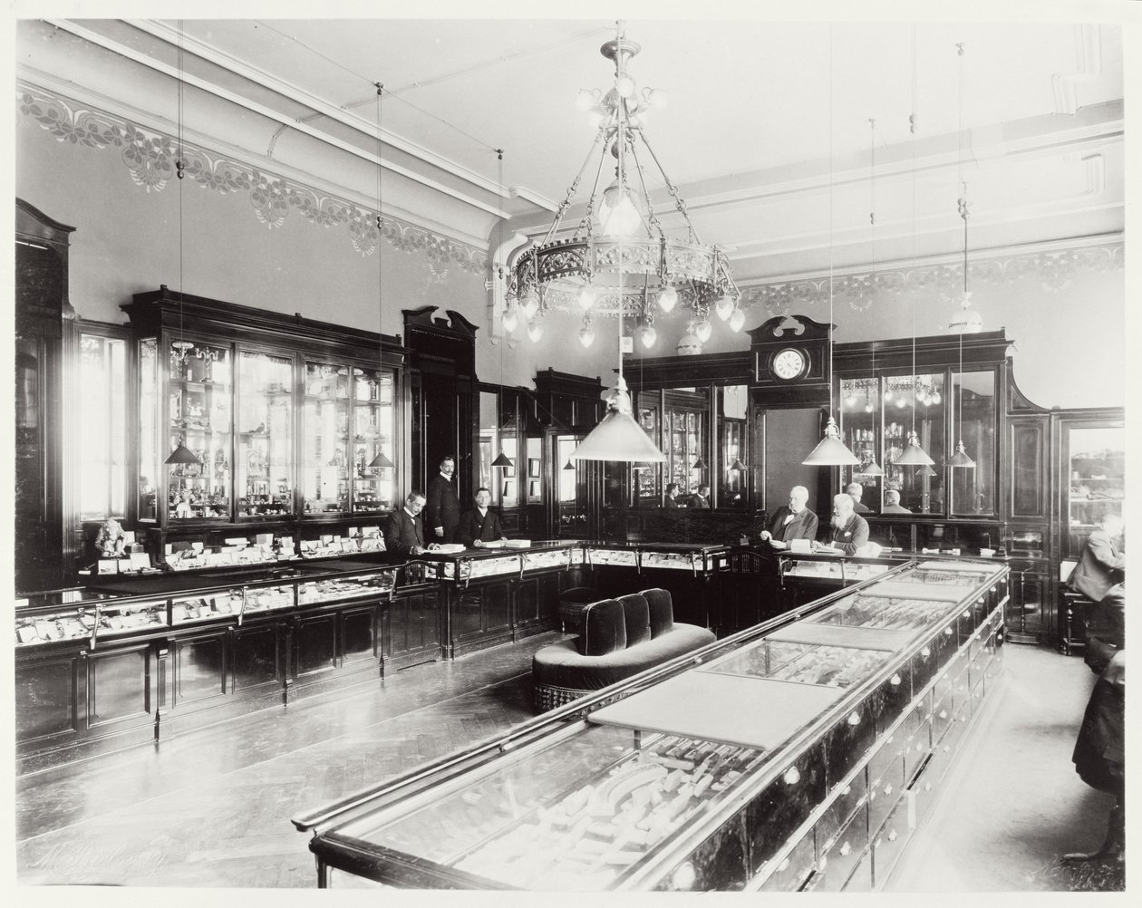 The Faberge Emporium (s/hvitt bilde) av Unbekannt