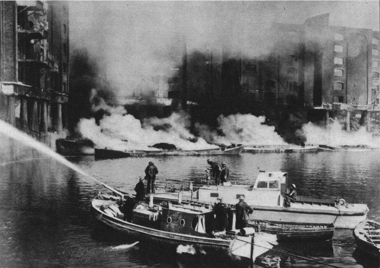 Brannmennene var i forkant av fare, 1941 1942 av Unbekannt