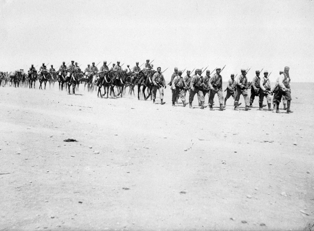 Den franske fremmedlegionen på manøvrer, Boudenib, Marokko, 1911 av Unbekannt