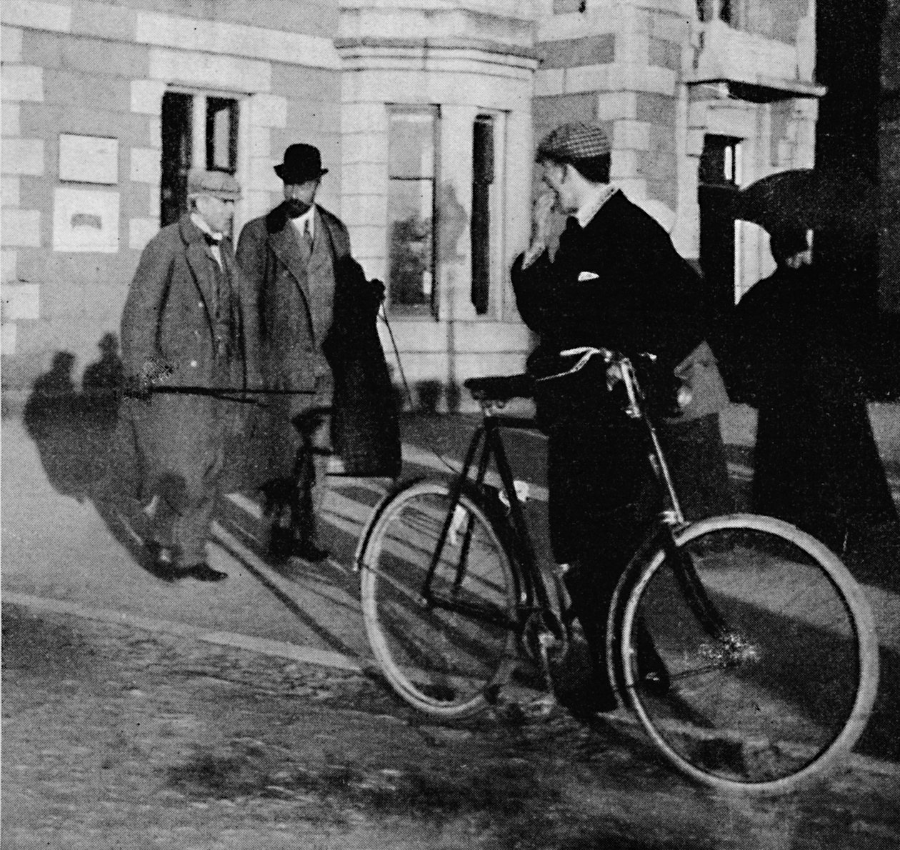 Storhertugen Michael av Russland forlot Ballater stasjon, 1900. av Unbekannt