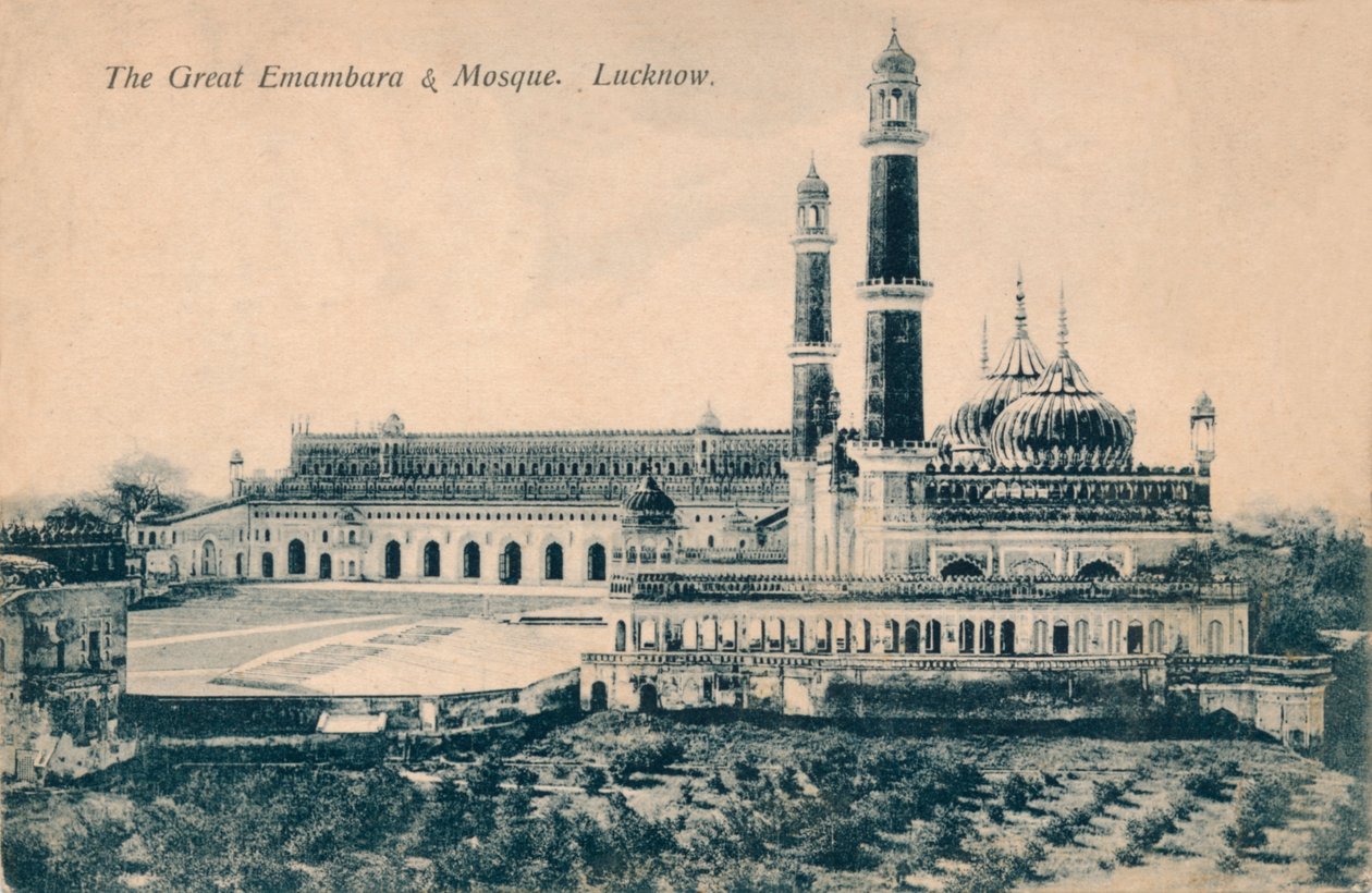 Den store Emambara og moskeen. Lucknow, c1900 av Unbekannt