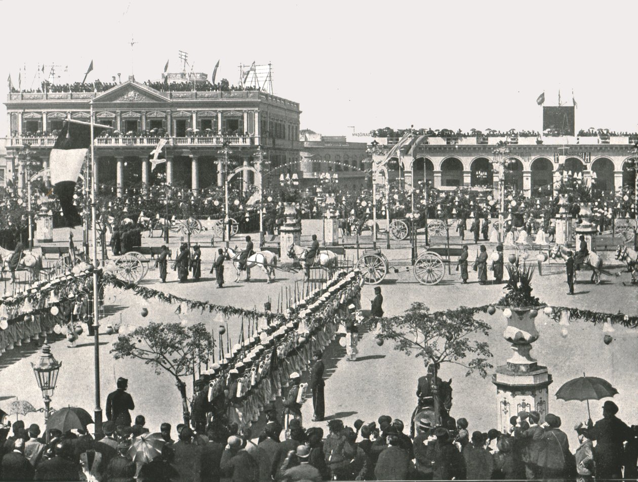The Great Square on a Fete Day, Montevideo, Uruguay, 1895. av Unbekannt