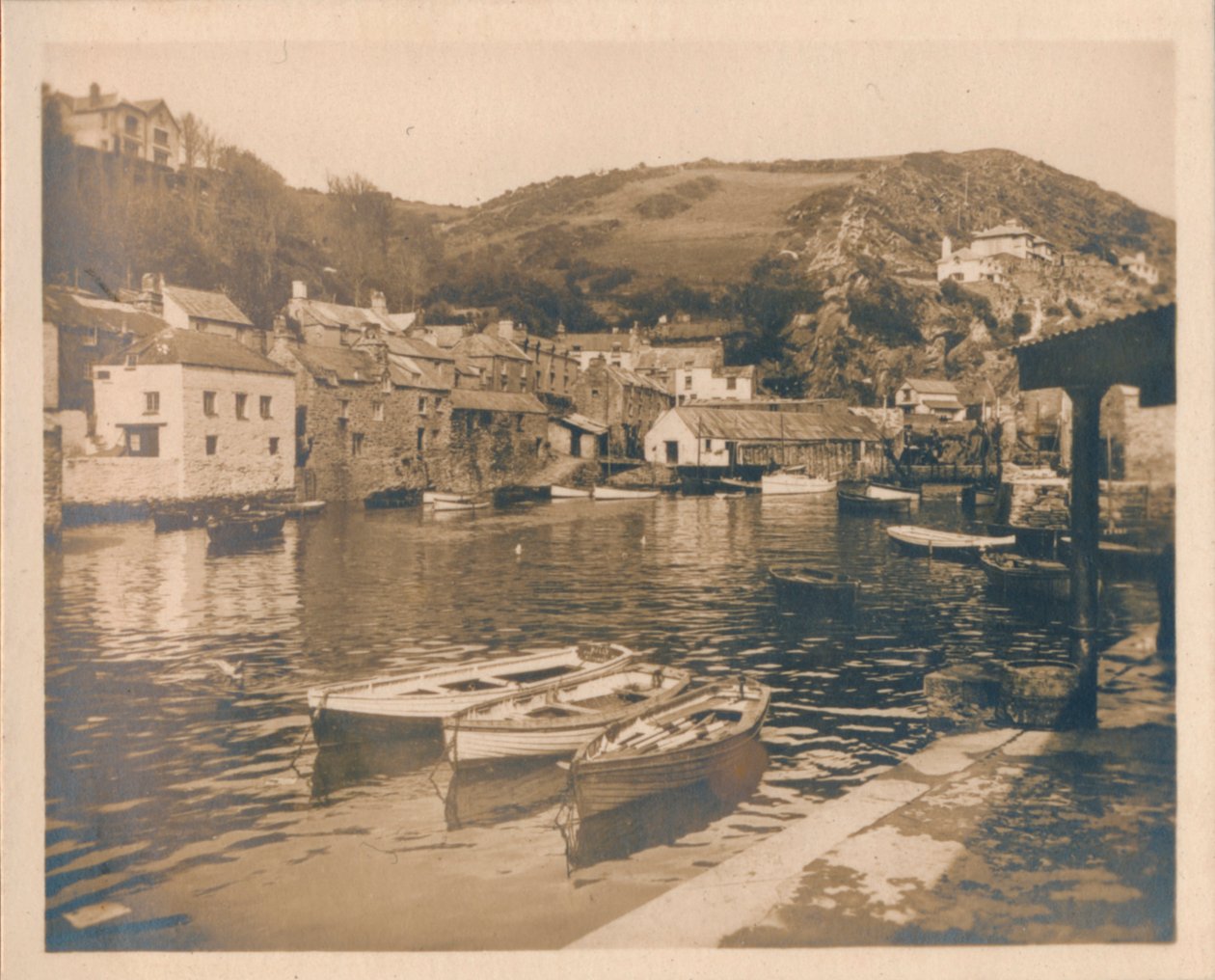 Den indre havnen - Polperro, 1927 av Unbekannt