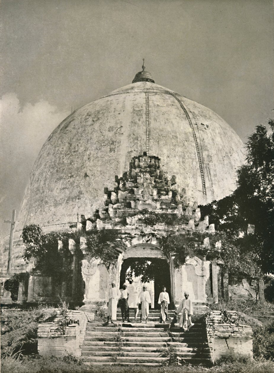 The Kaung-Hmu-Daw, Sagaing, 1900. av Unbekannt
