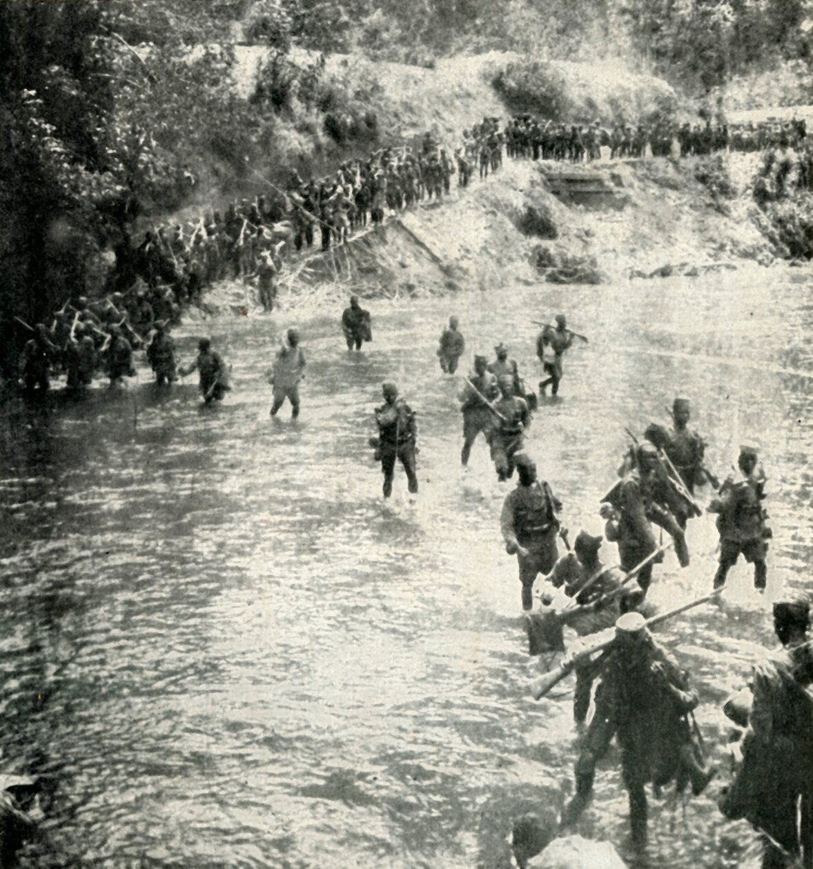 The Kings African Rifles krysser Ruwu-elven, Tysk Øst-Afrika, 1919. av Unbekannt
