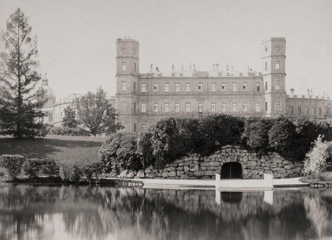 Hovedfasaden til palasset ved Gatchina, 1870-1880-tallet av Unbekannt