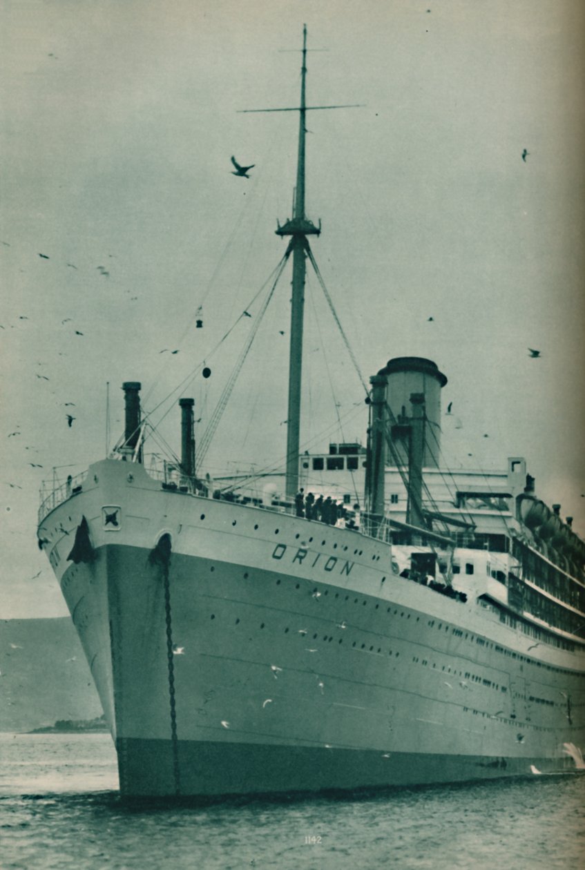 The Majesty of a Great Liner - The Orion for anchor, 1937 av Unbekannt