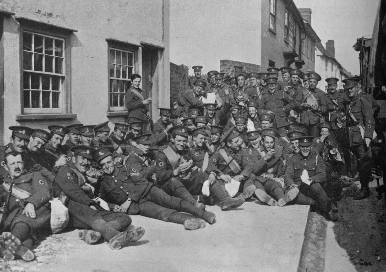 Den nye hæren i trening: En hvile ved veikanten, 1915 av Unbekannt