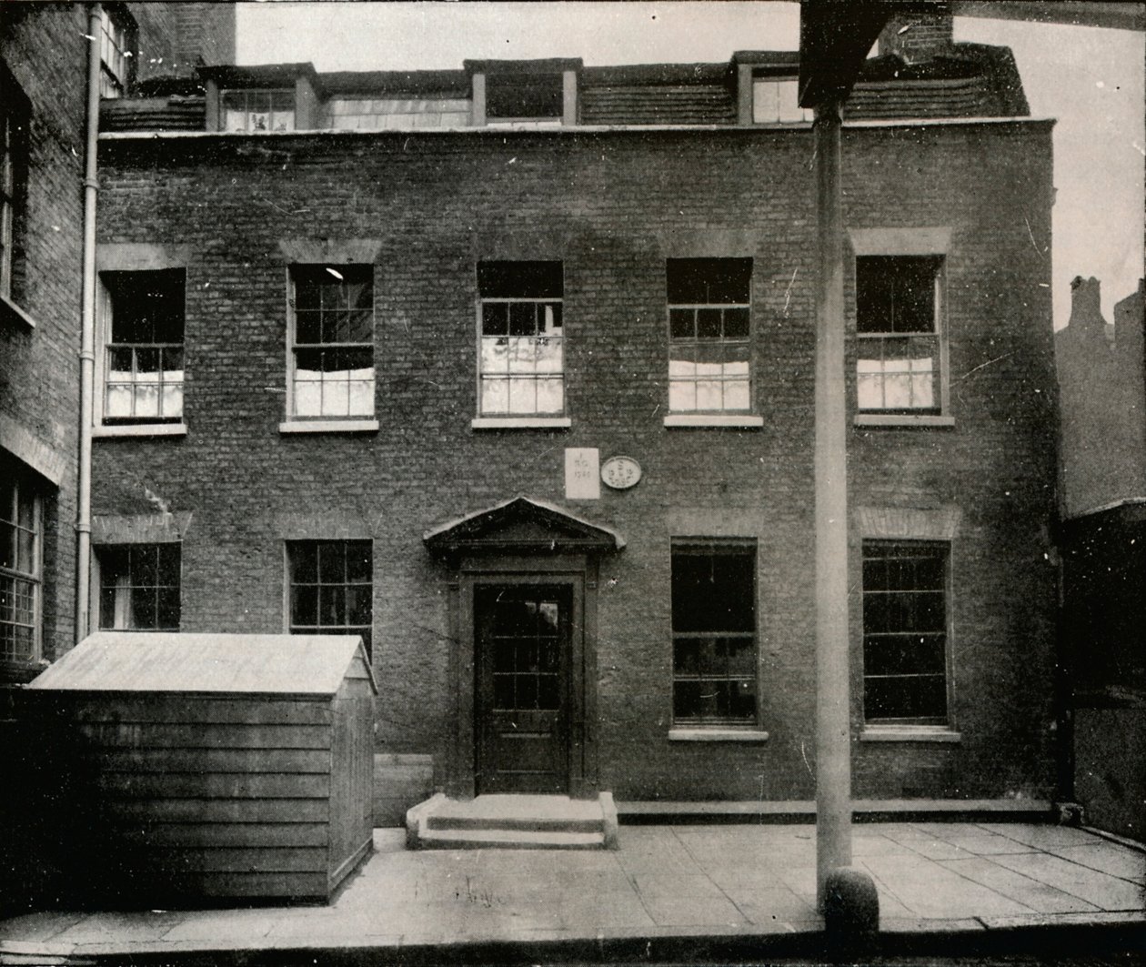 The Old Farm-House på Tottenham Court Road, c1913 av Unbekannt