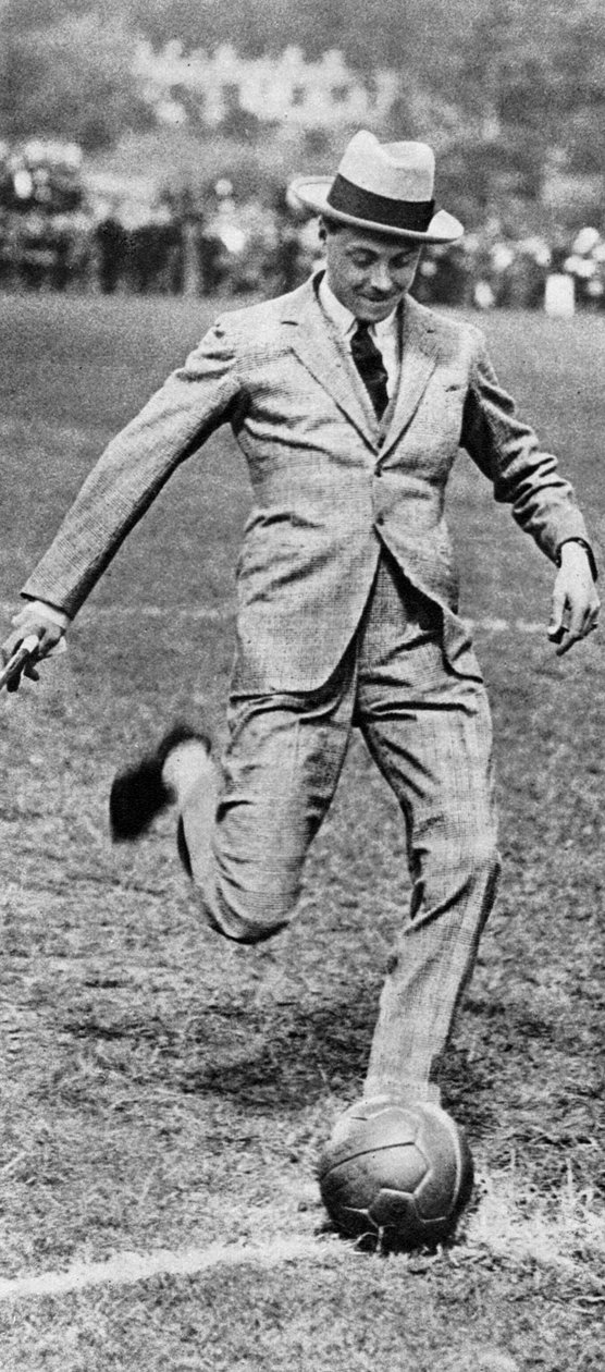 Prinsen av Wales starter fotballkampen Spurs mot Fulham, 1921 av Unbekannt