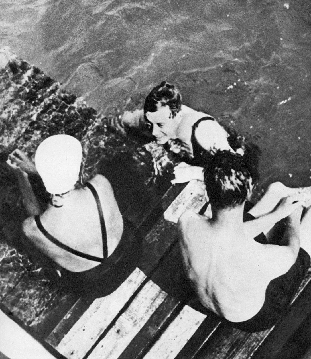 Prinsen av Wales med venner på en flåte, Rivieraen, ca 1930-tallet av Unbekannt