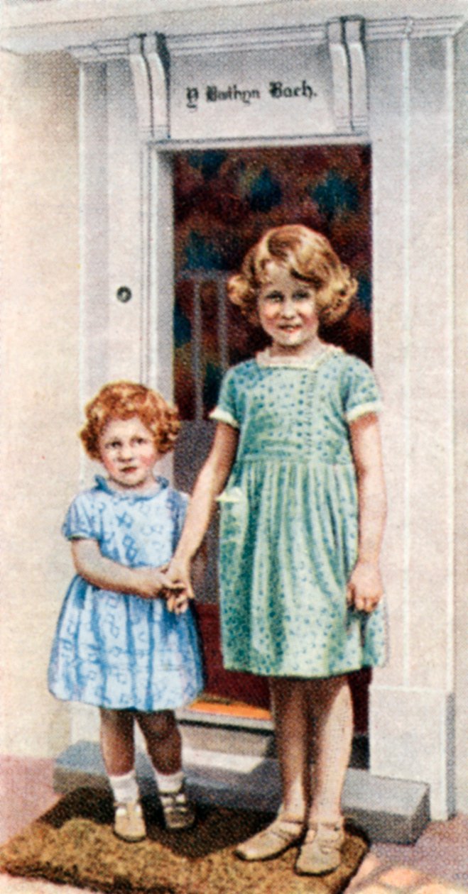 Prinsessene Elizabeth og Margaret Rose ved døren til det lille huset, 1933, c1935 av Unbekannt