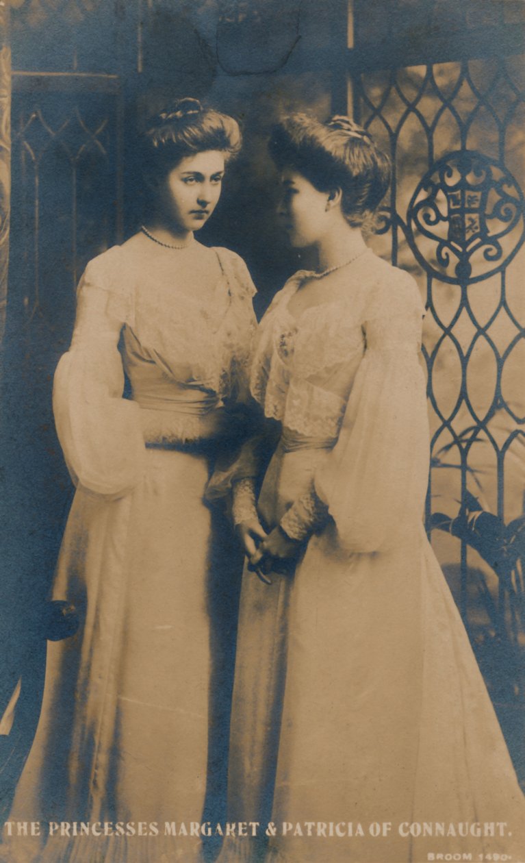 Prinsessene Margaret og Patricia av Connaught, ca 1900. av Unbekannt
