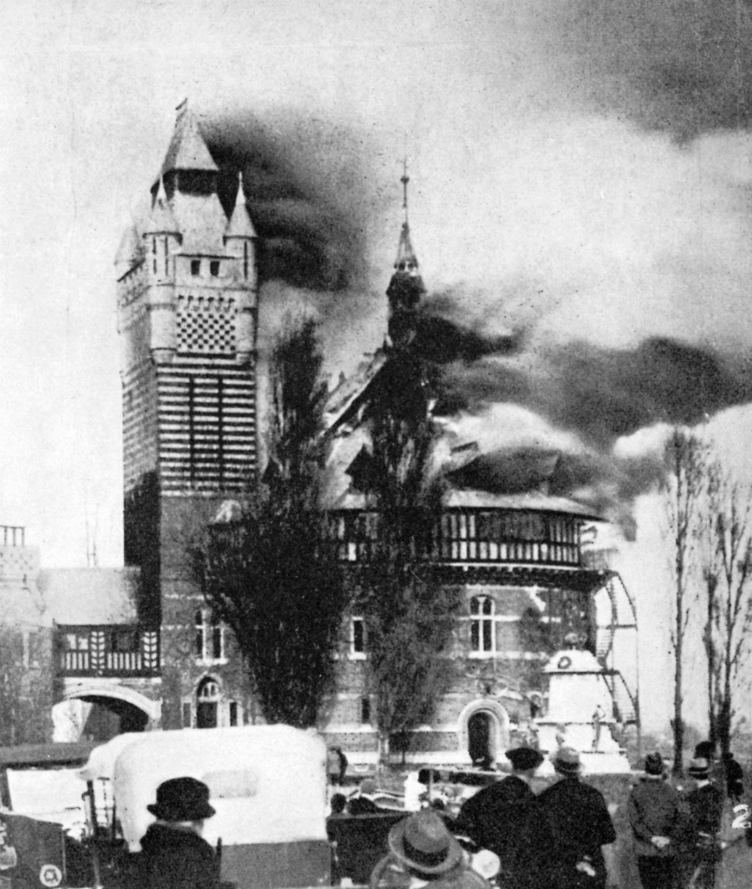 Shakespeare Memorial Theatre ble ødelagt av brann, mars 1926 1936 av Unbekannt