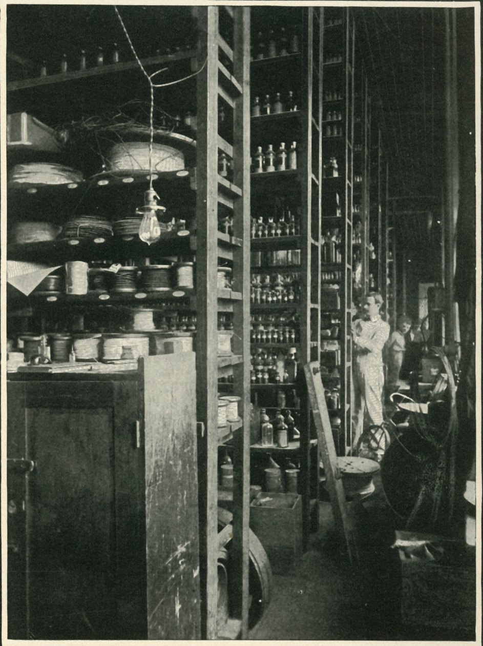 The Shelfs of Edisons Laboratory with Samples of Every Known Substance, 1902. av Unbekannt