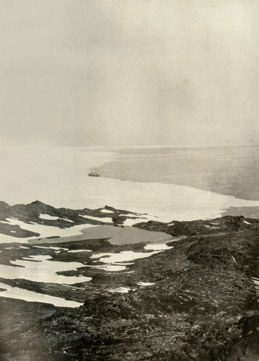 Skipet utenfor Pram Point, like før avreise mot nord, c1908, 1909 av Unbekannt