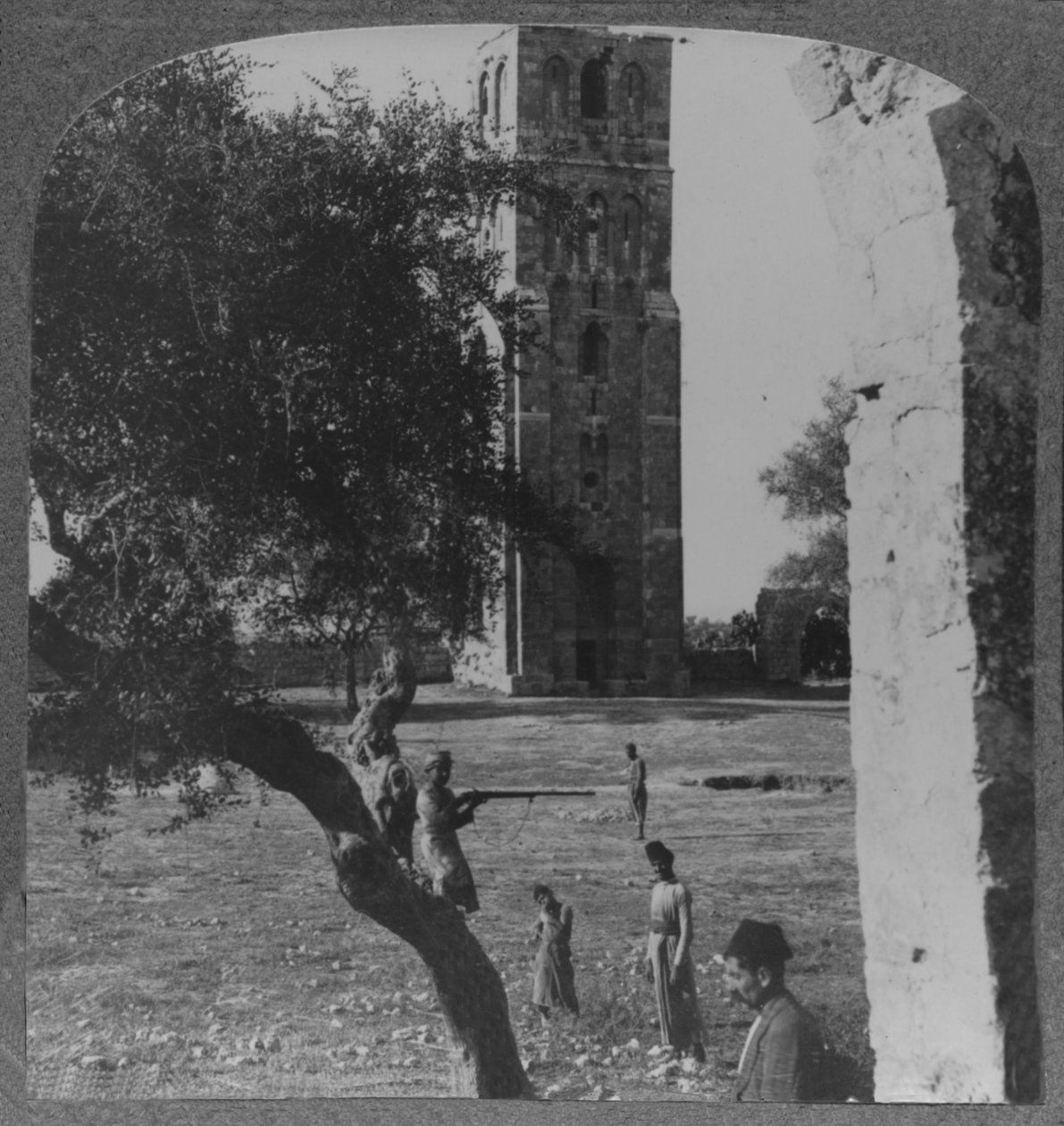 Tårnet i Ramleh, sies å være minareten til en stor moske, ca 1900 av Unbekannt