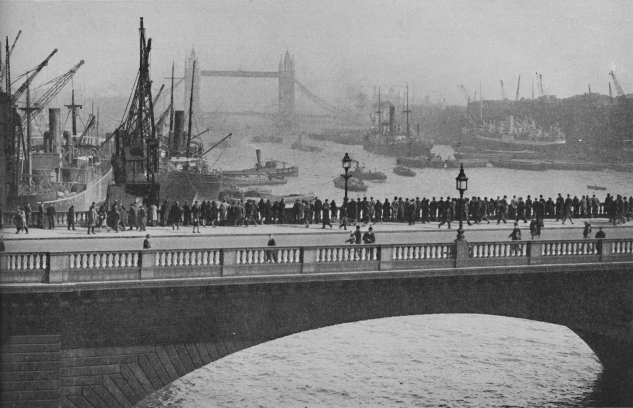 The Upper Pool fra London Bridge, en av de travleste delene av Port of London, 1936 av Unbekannt