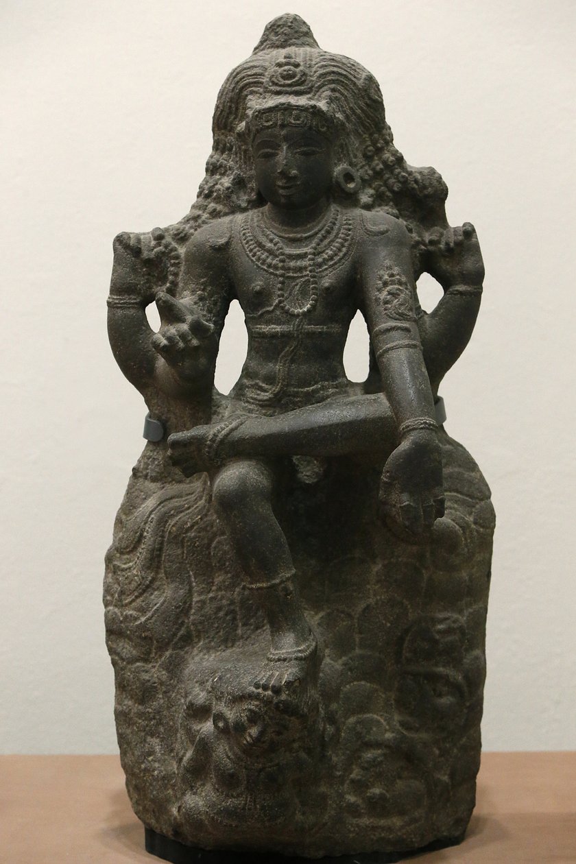 Victoria og Albert-museet. Shiva som Dakshinamurti. 1200-1300. Sen Chola-periode. Granitt. Sør-India (Tamil Nadu). Storbritannia av Unbekannt