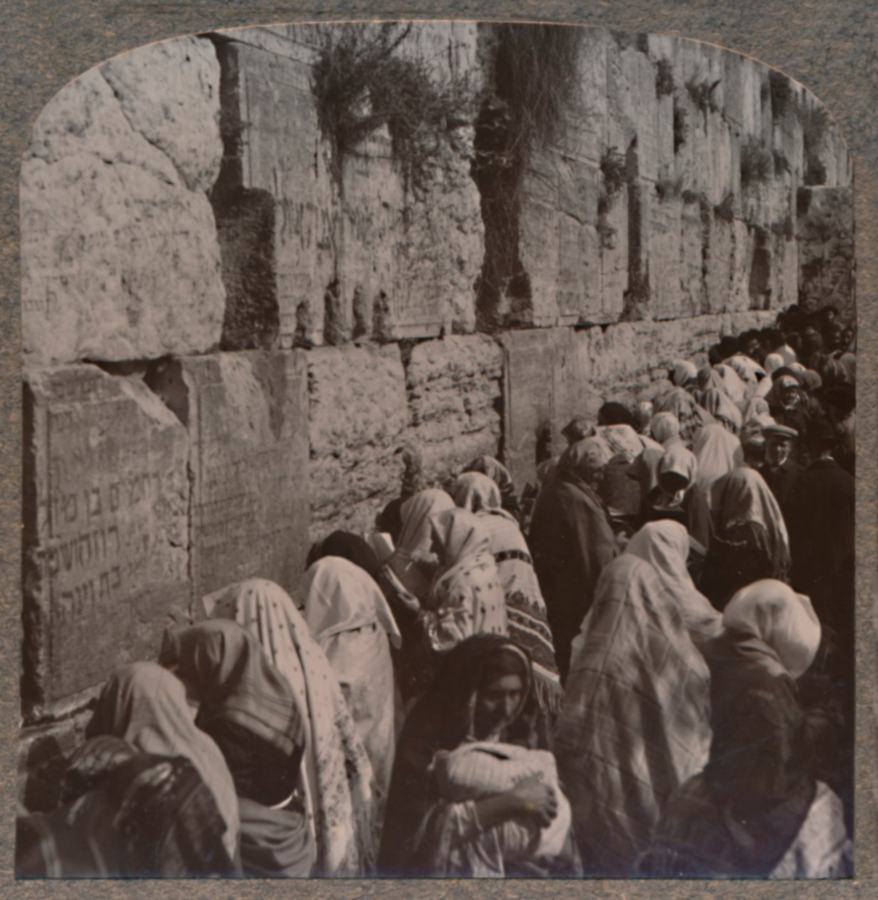 The Wailing Place of the Jews, Jerusalem, ca 1900 av Unbekannt