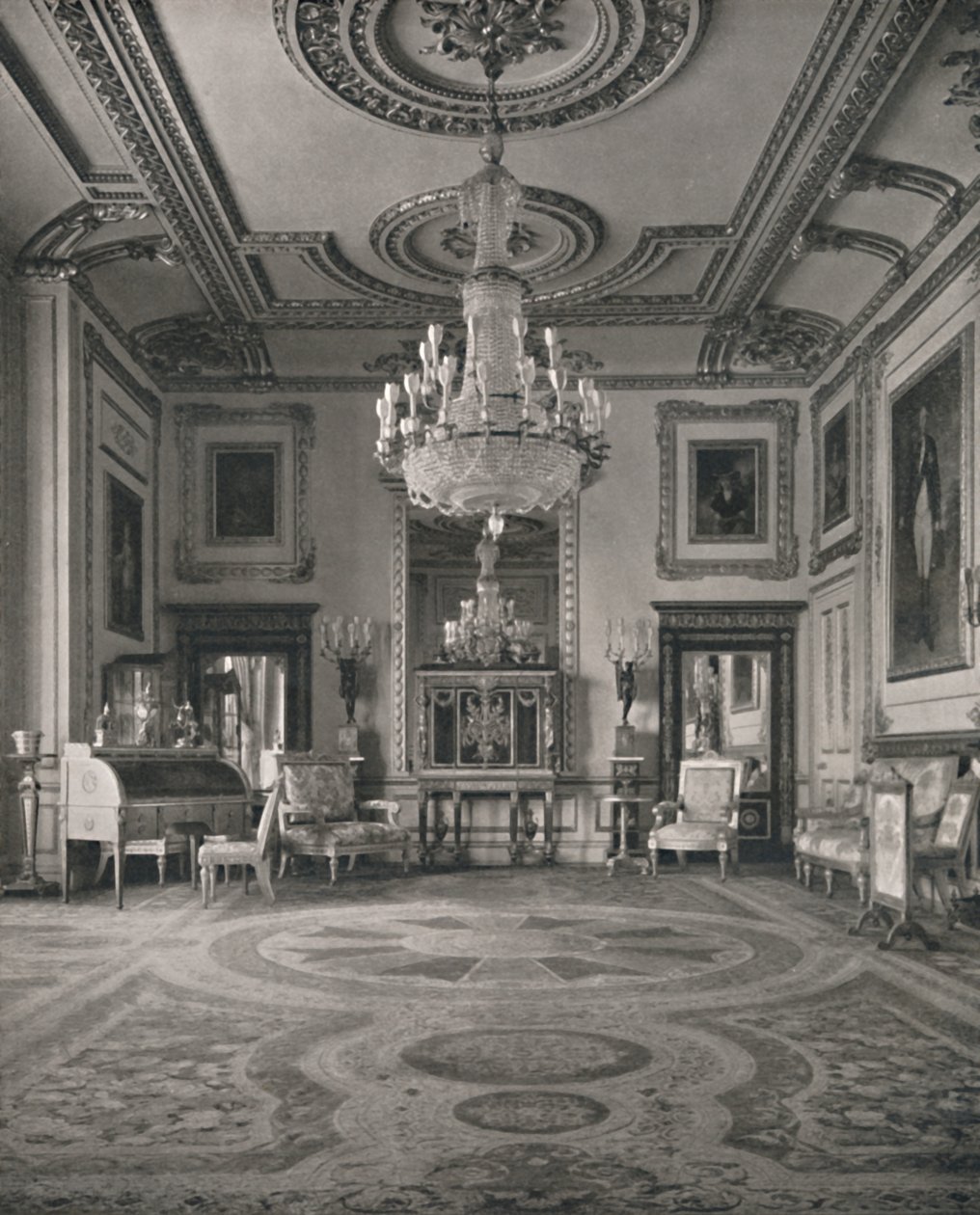 The White Drawing Room, Windsor Castle, 1927 av Unbekannt