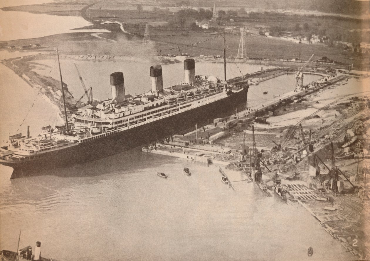 White Star Liner Majestic går inn i verdens største gravebrygge ved Southampton, c1934, 19 av Unbekannt