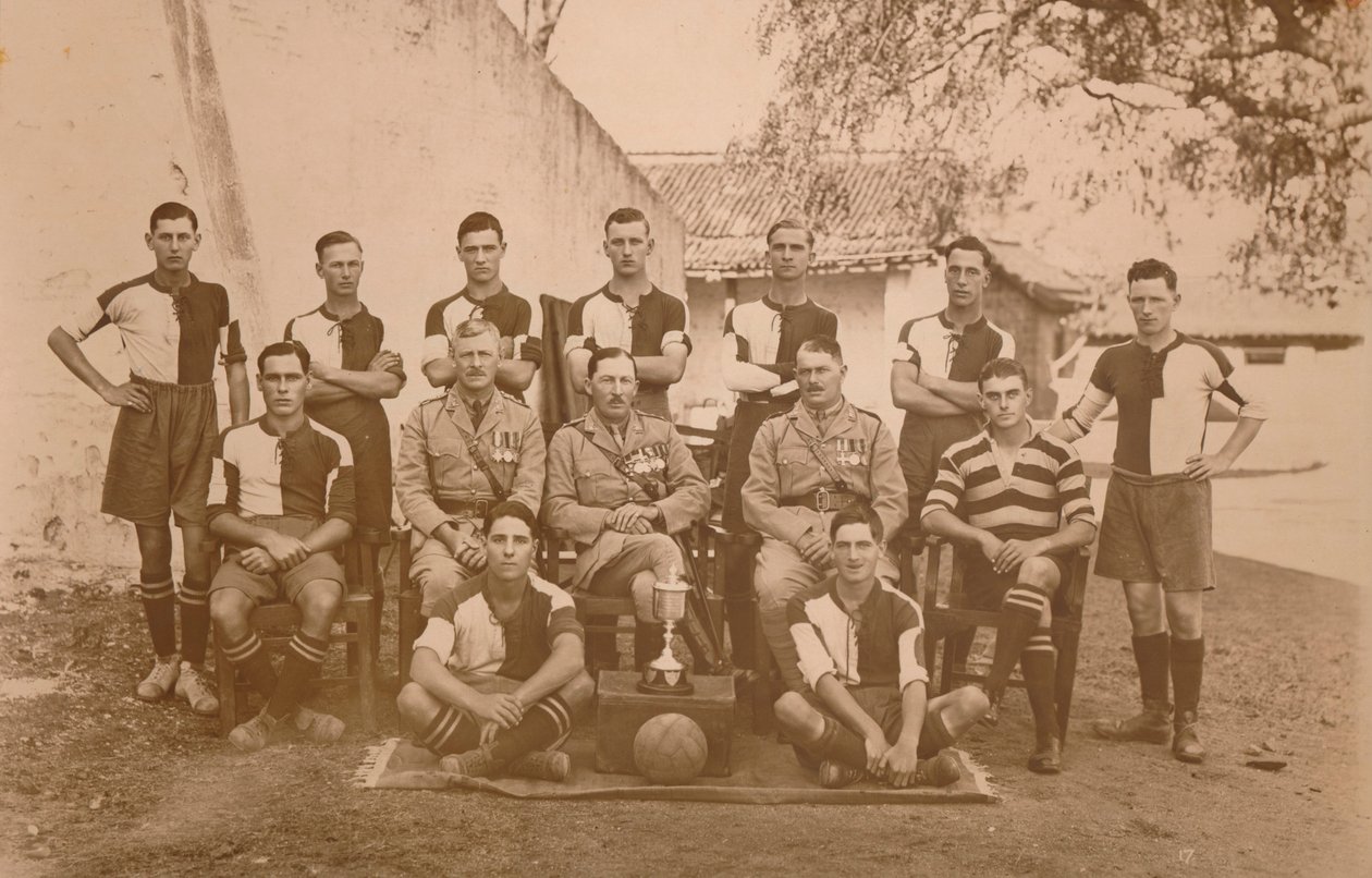 Young Soldiers Football Team i den første bataljonen, The Queens Own Royal West Kent Regiment. P av Unbekannt