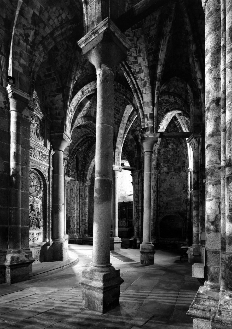 Ambulatoriet og det såkalte Radiant Chapel. Cathedrale Saint Saviour. 12-15-tallet. Avila, Spania av Unbekannt