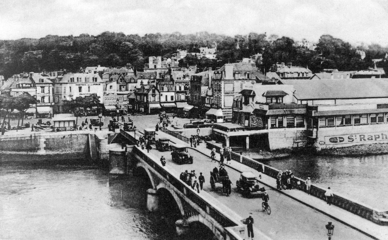 Broen over elven Touques, Trouville, Frankrike, ca 1920-tallet av Unbekannt