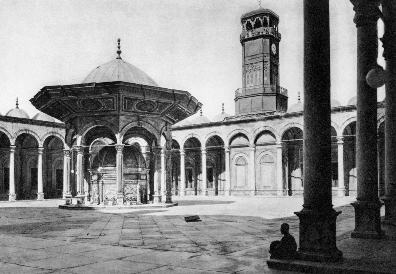 Gårdsplassen til moskeen til Muhammad Ali ved Saladin-citadellet, Kairo, Egypt, c1920-tallet av Unbekannt