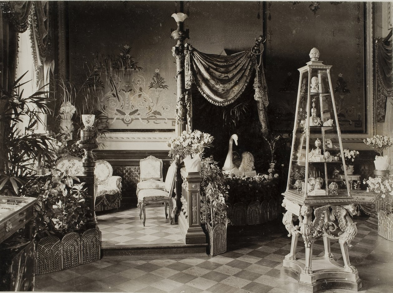 Utstillingen av Russian Imperial Familys Fabergé-samlingen på Dervis Mansion i St. Pete av Unbekannt