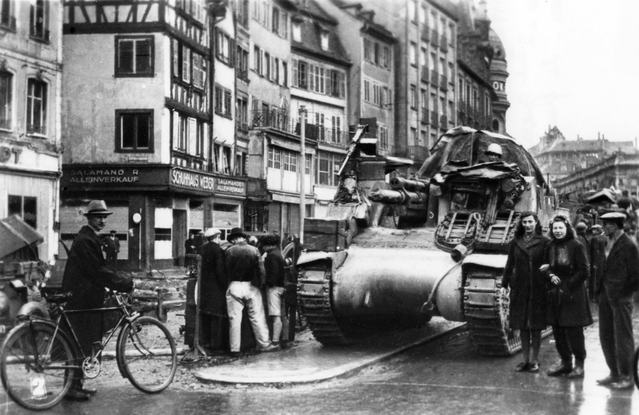 De første allierte stridsvognene ankom Strasbourg, Alsace, november 1944 av Unbekannt