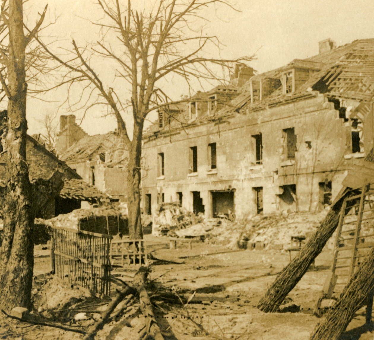 Glassverket i Soissons, Nord-Frankrike, c1914-c1918 av Unbekannt