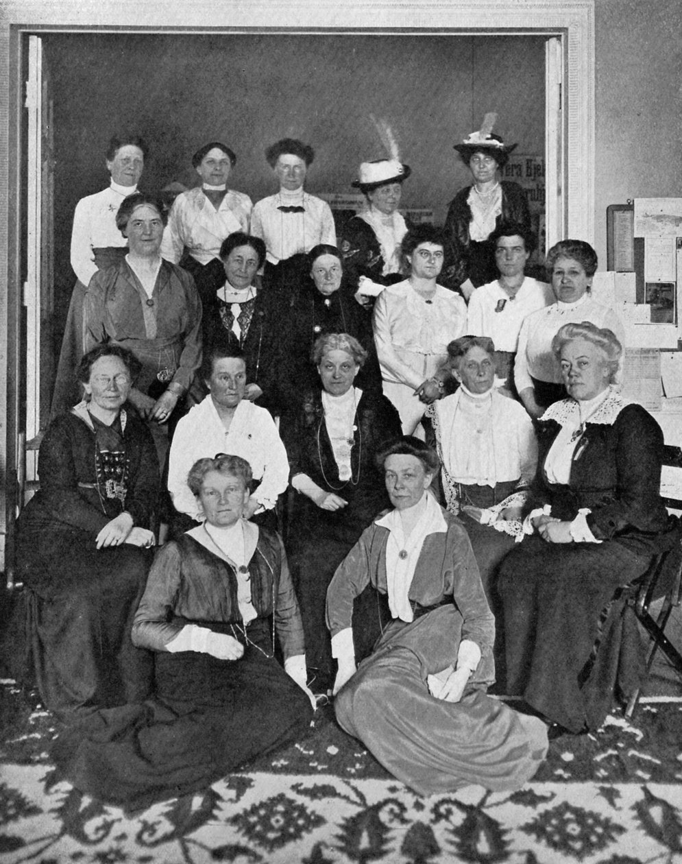 Den internasjonale samlingen av kvinnelige stemmerettsarbeidere, 1914, c1920 av Unbekannt