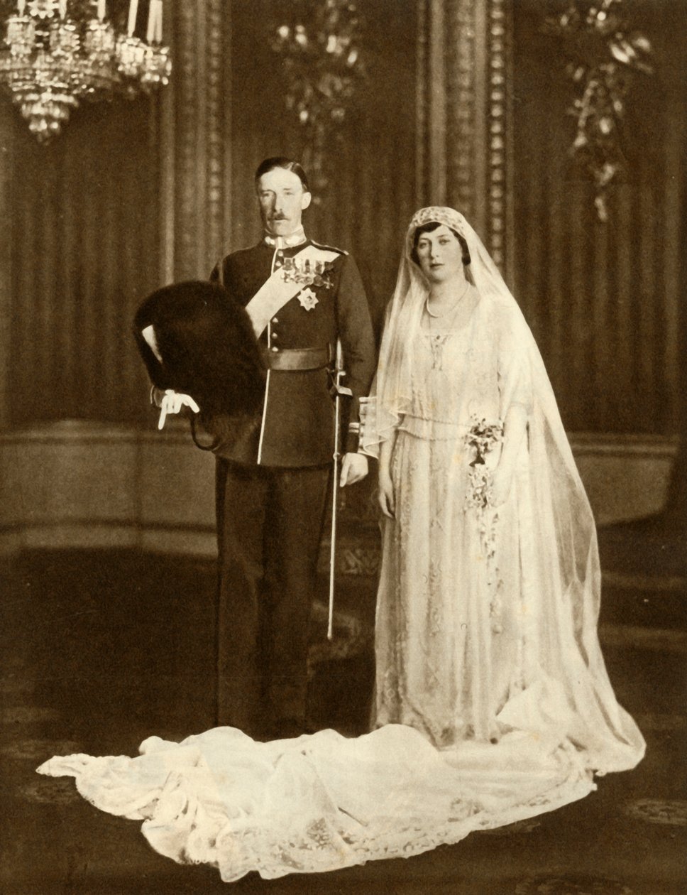 Ekteskapet til prinsesse Mary og viscount Lascelles, 28. februar 1922, 1935. av Unbekannt