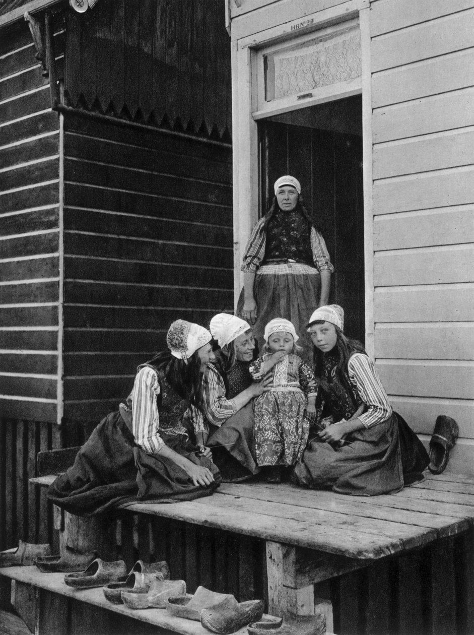 Familiens stolthet, Marken, Nederland, c1934 av Unbekannt