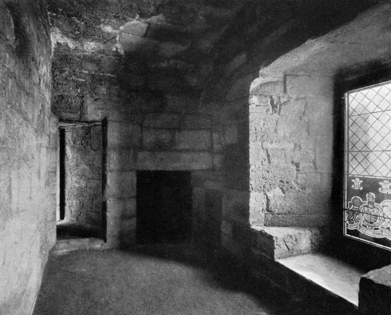 Det anerkjente fødestedet til Edward II, det store ørntårnet i Caernarvon Castle, 1924-1926 av Unbekannt